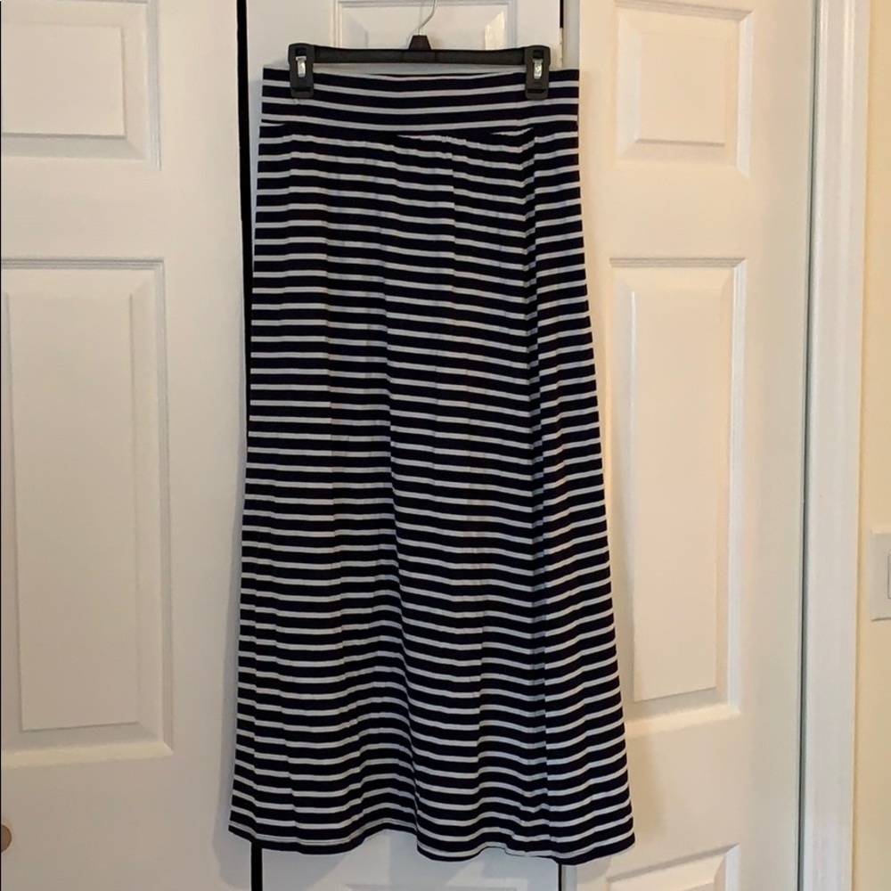 Gap skirt